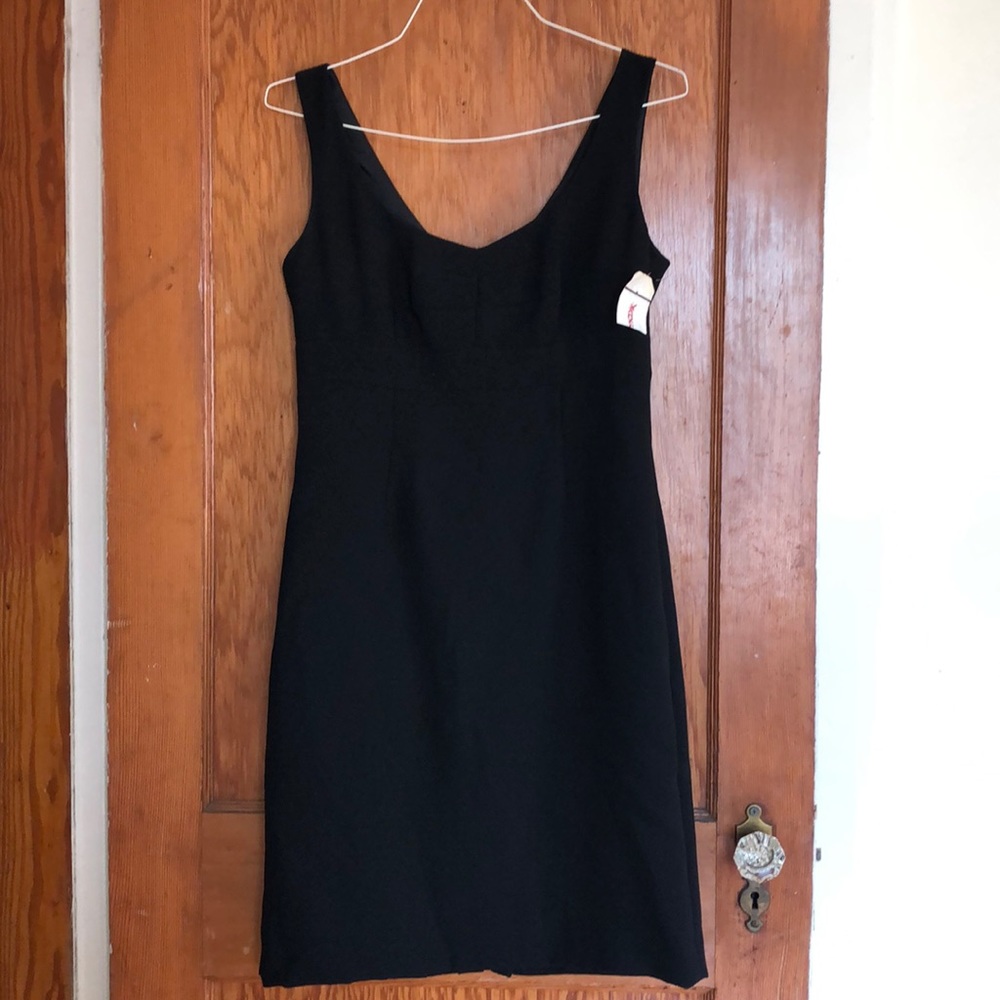 Tahari NWT black cocktail dress - size 6